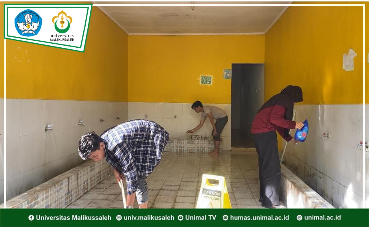 Himako Unimal Gelar Bersih-Bersih Mushola An-Nur Fisipol